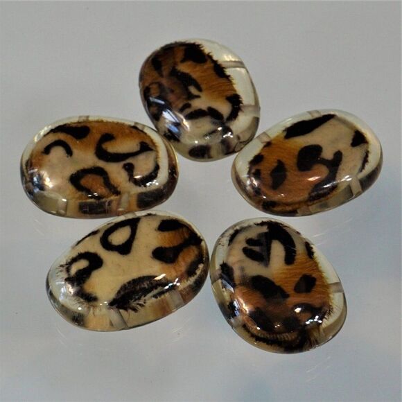 Craft Leopard Print 5 Acrylic Flatback Beads X Large 2.25 Inch - Picture 5 of 5